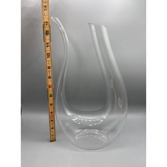 U Shaped Glass Wine Decanter Pitcher With Elegant Curved Design - Picture 2 of 6